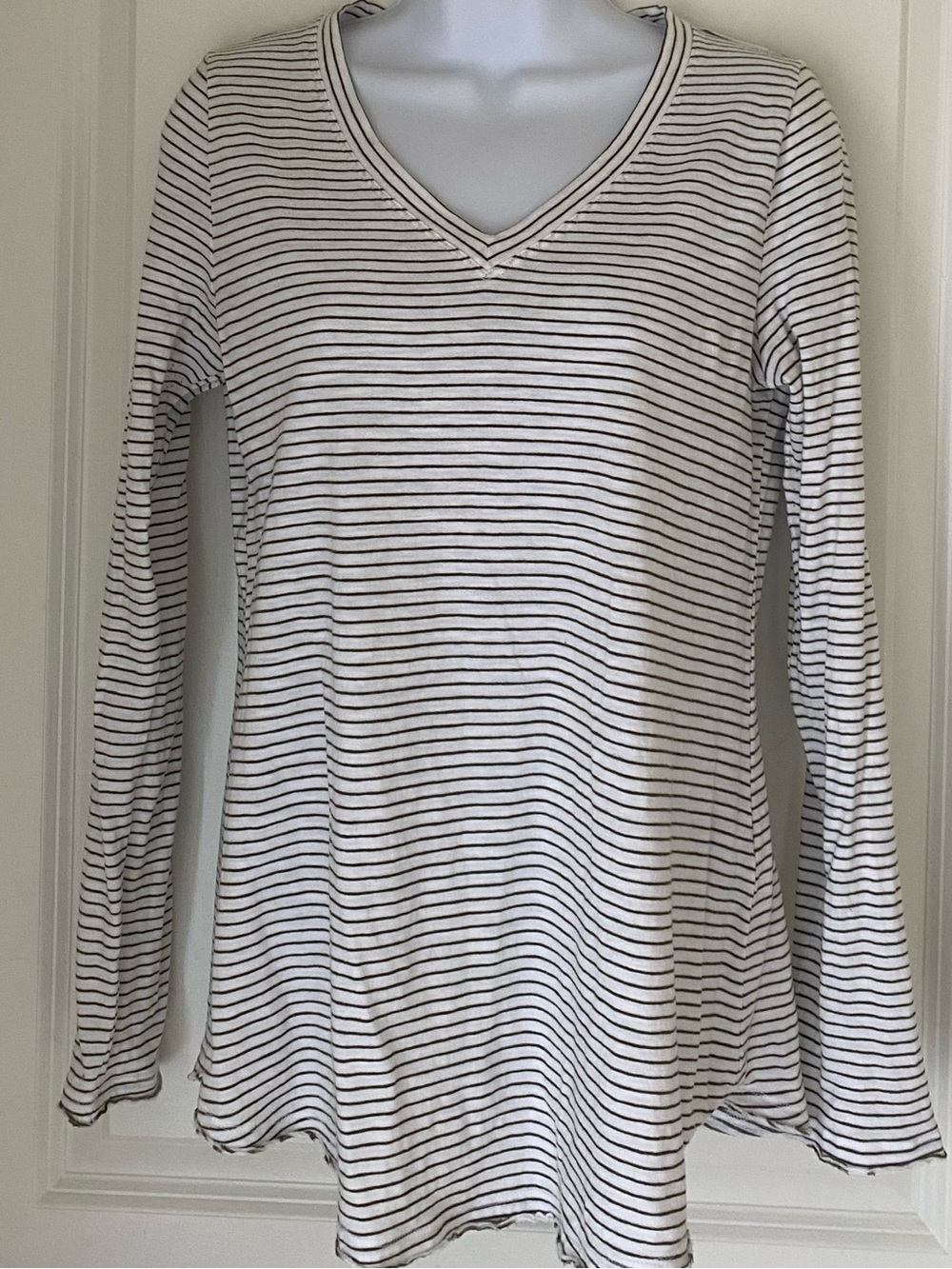 Eileen Fisher White Green Striped 100% Organic Cotton V-Neck Long Sleeve Shirt